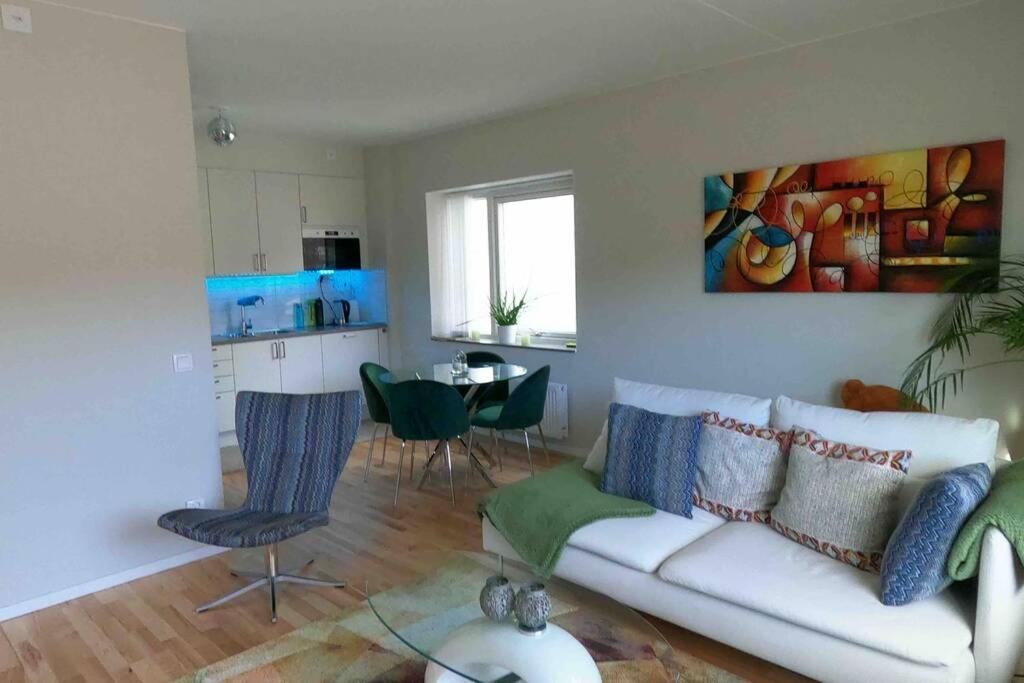 Homestay - Private Room In An Apartment Gothenburg Ngoại thất bức ảnh