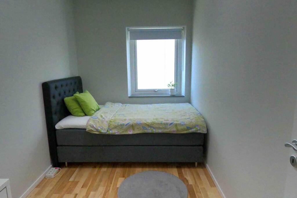 Homestay - Private Room In An Apartment Gothenburg Ngoại thất bức ảnh