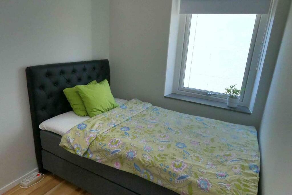 Homestay - Private Room In An Apartment Gothenburg Ngoại thất bức ảnh